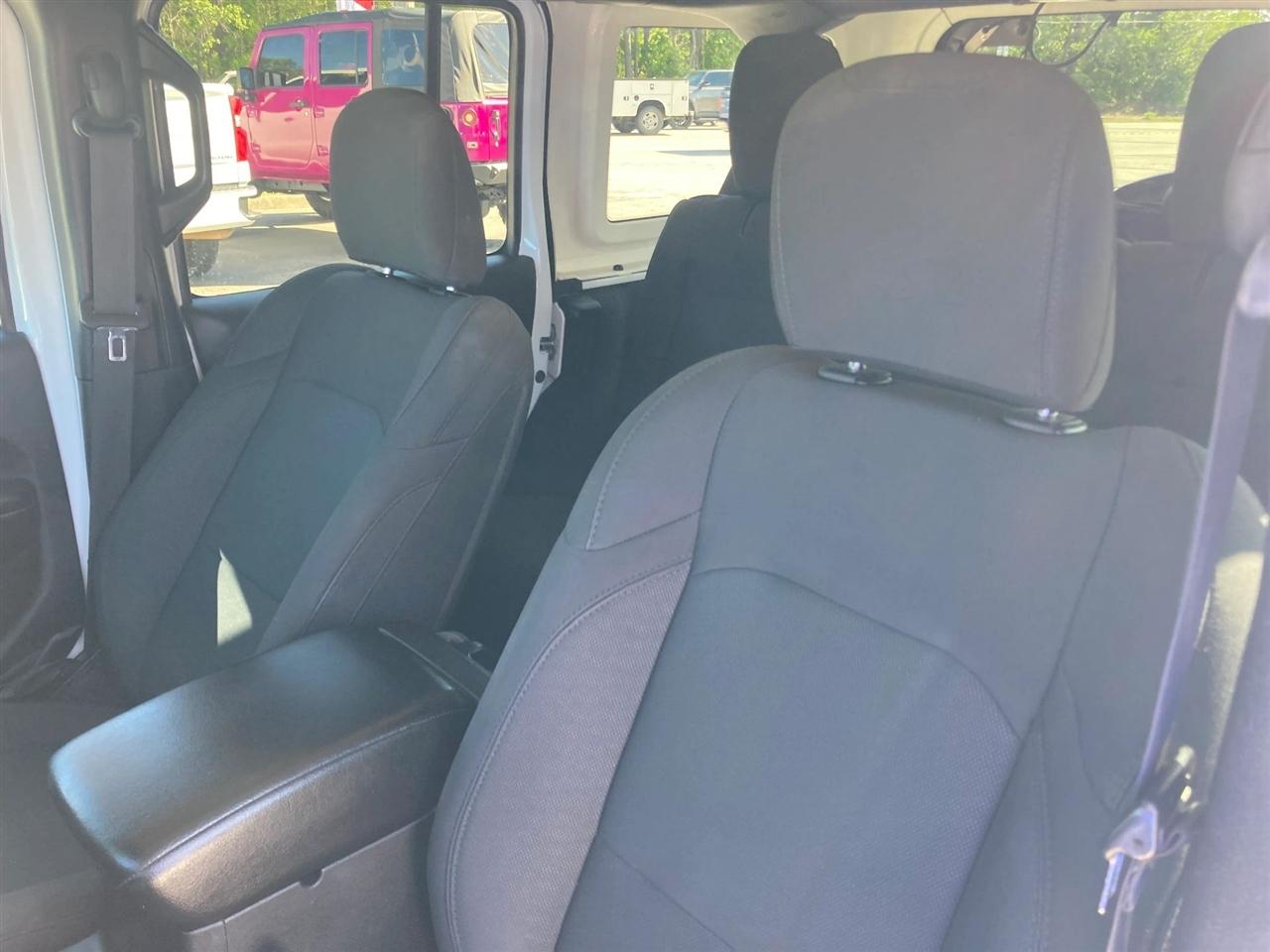 Jeep Wrangler Unlimited Sport 2019