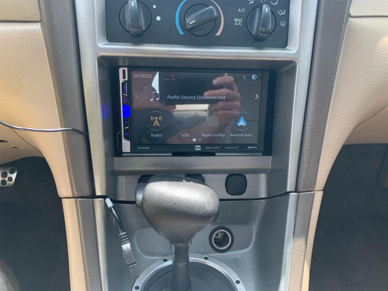 Ford Mustang Deluxe Coupe 2004