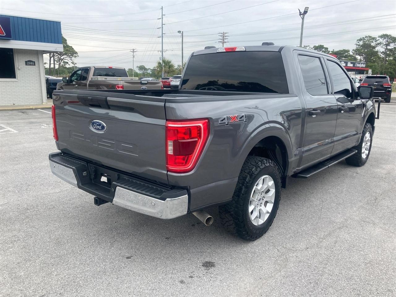 Ford F-150 XLT SuperCrew 5.5-ft. Bed 4WD 2022