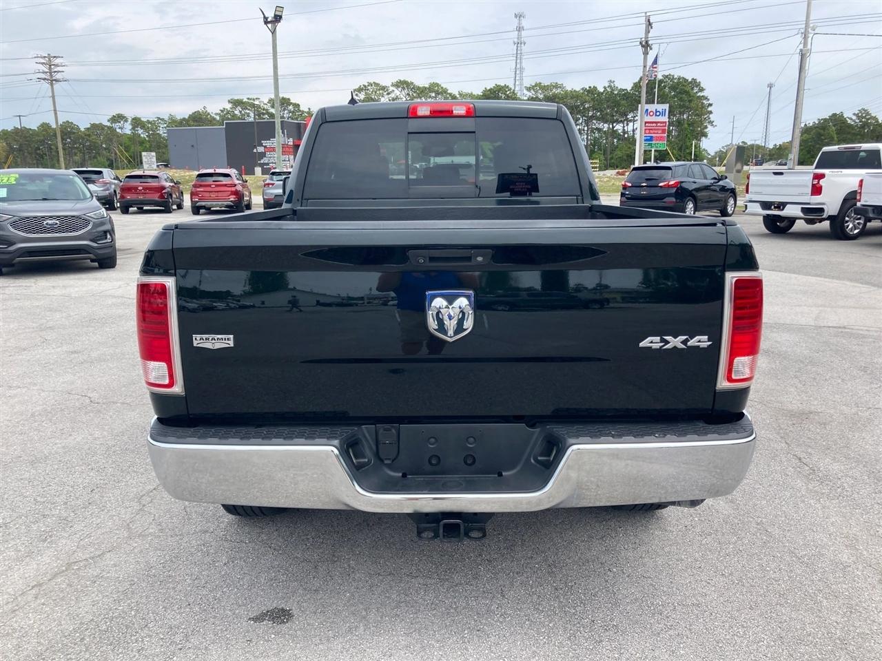 RAM 1500 Laramie Quad Cab 4WD 2016