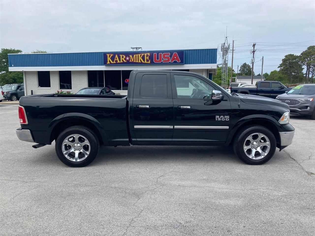 RAM 1500 Laramie Quad Cab 4WD 2016