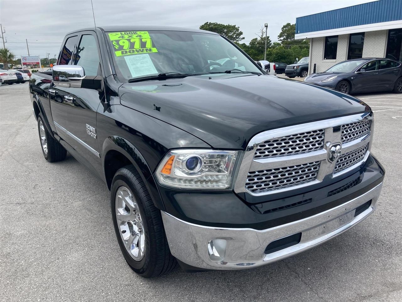 RAM 1500 Laramie Quad Cab 4WD 2016