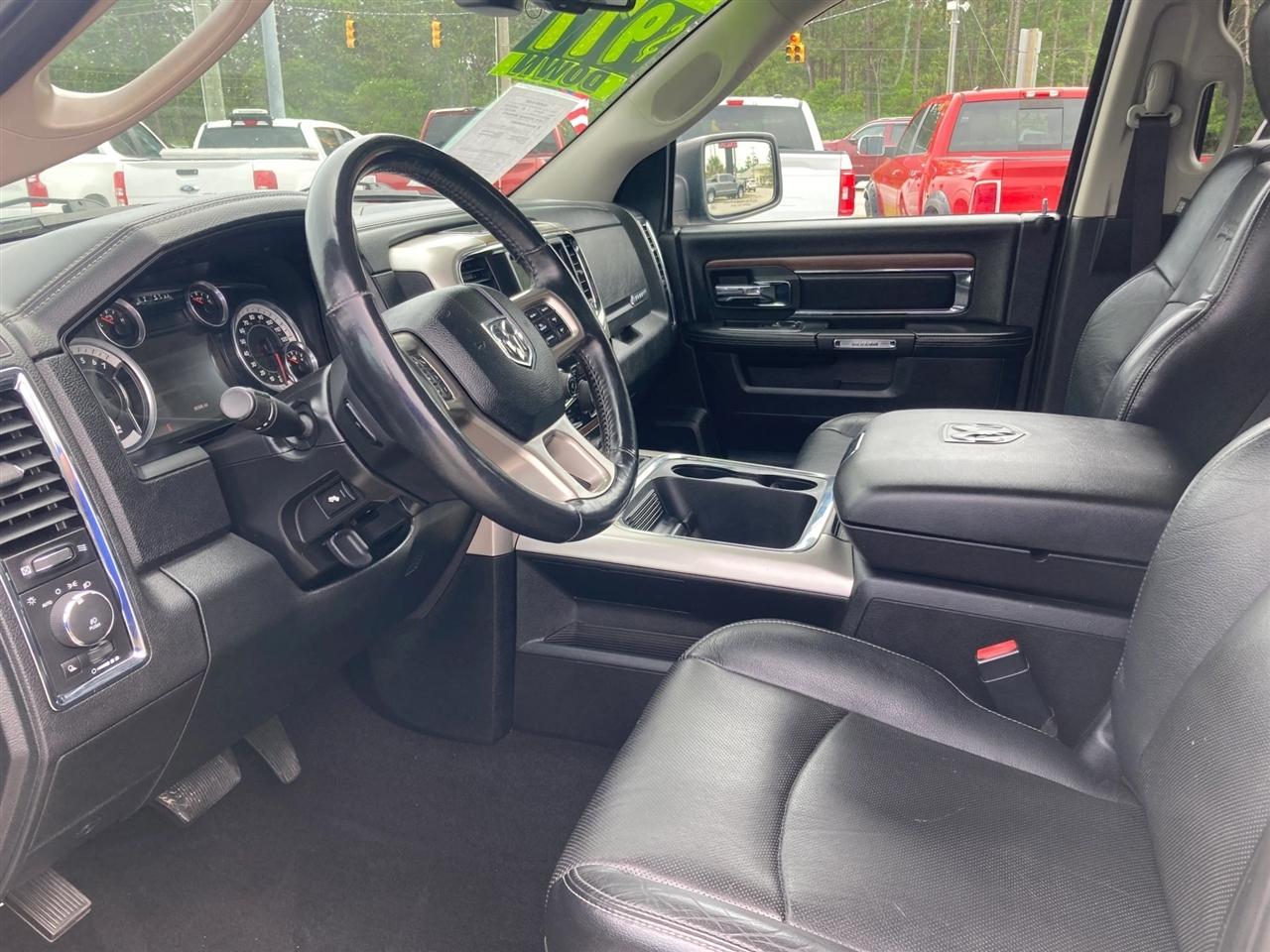 RAM 1500 Laramie Quad Cab 4WD 2016