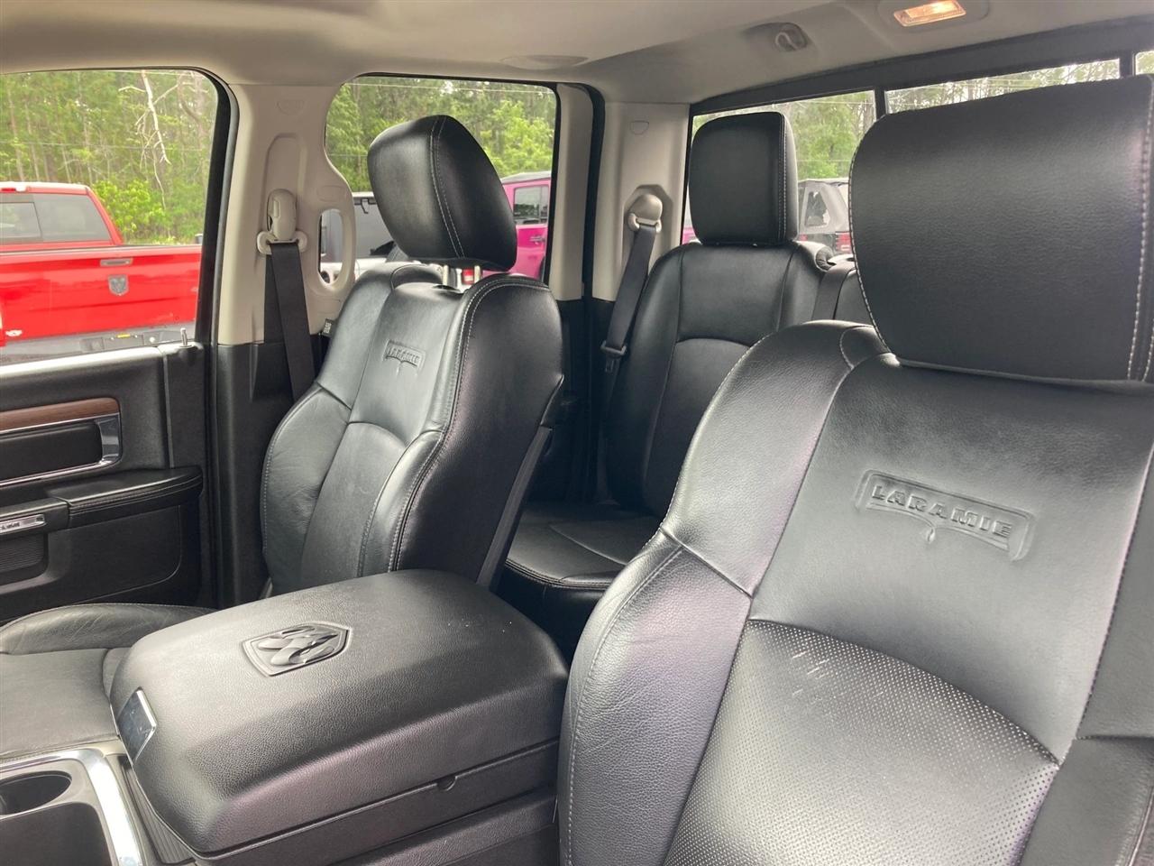 RAM 1500 Laramie Quad Cab 4WD 2016