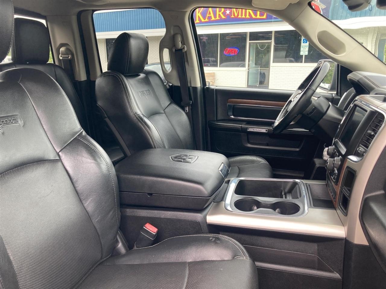 RAM 1500 Laramie Quad Cab 4WD 2016