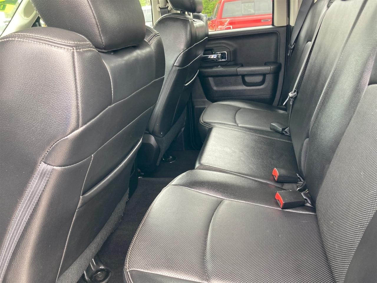 RAM 1500 Laramie Quad Cab 4WD 2016