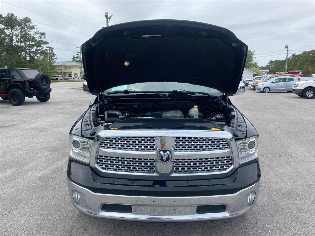 RAM 1500 Laramie Quad Cab 4WD 2016