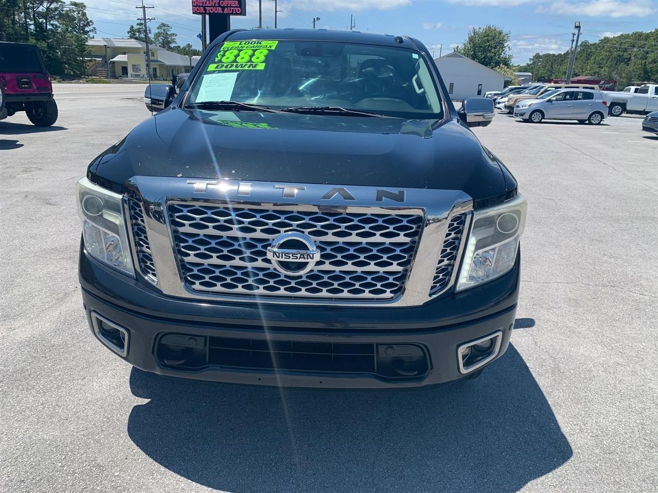 Nissan Titan Platinum Reserve Crew Cab 4WD 2017