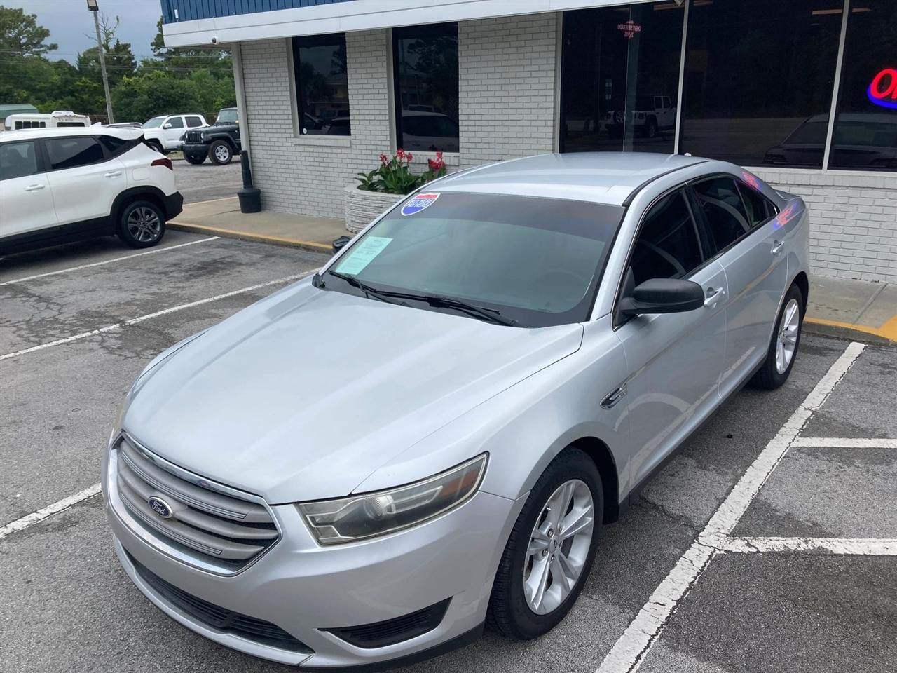 Ford Taurus SE FWD 2015