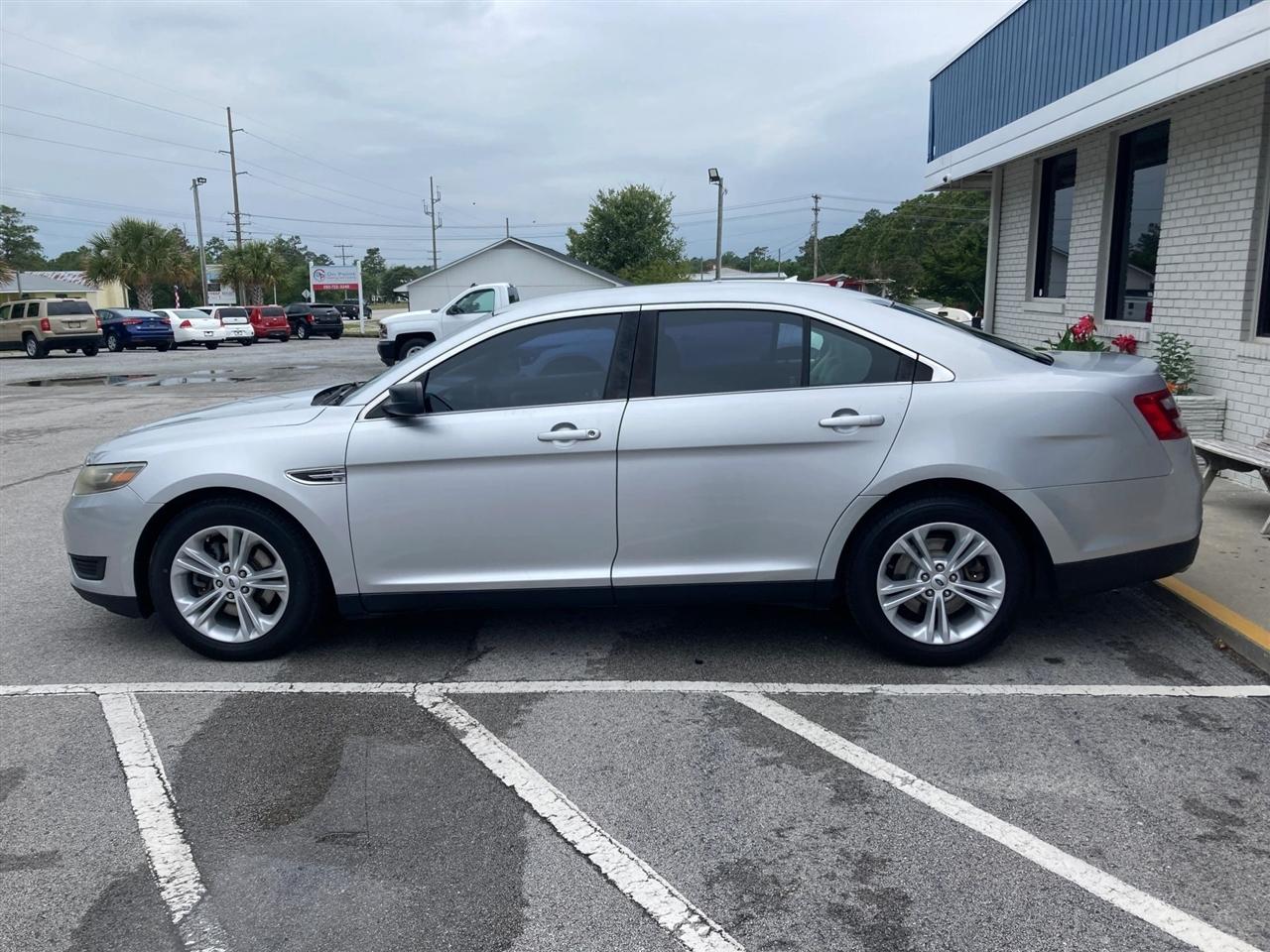 Ford Taurus SE FWD 2015