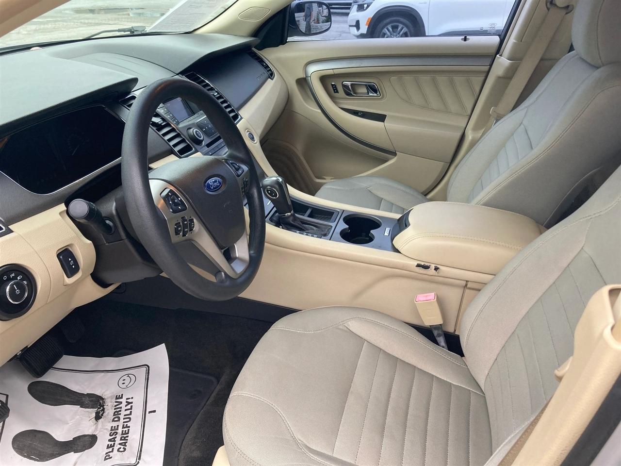 Ford Taurus SE FWD 2015