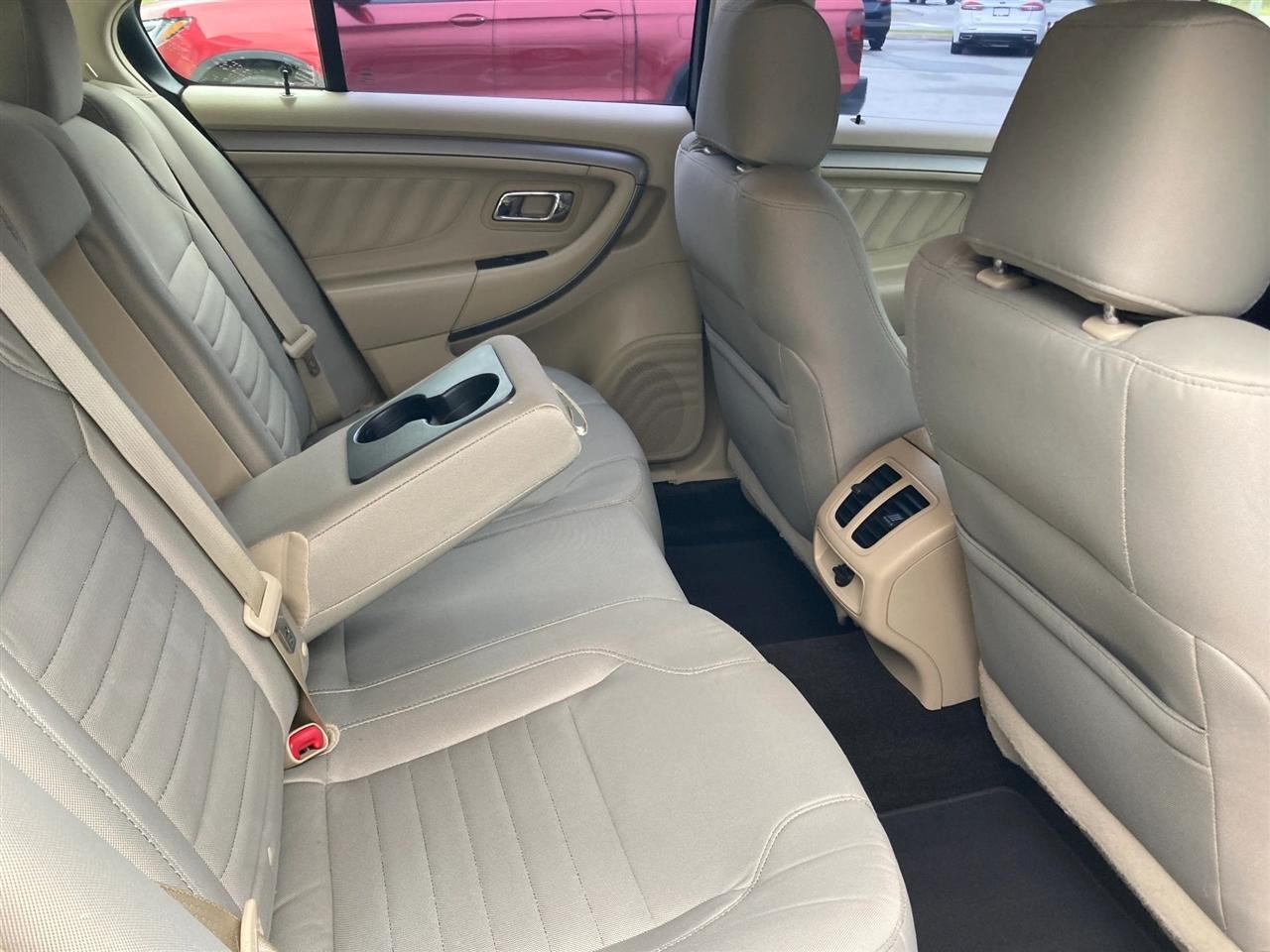 Ford Taurus SE FWD 2015