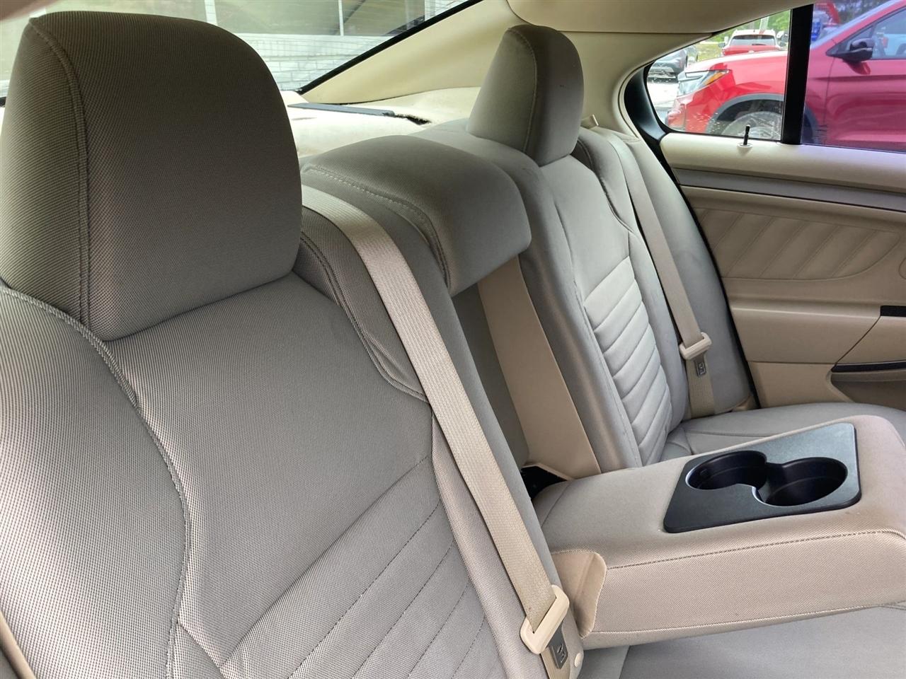 Ford Taurus SE FWD 2015