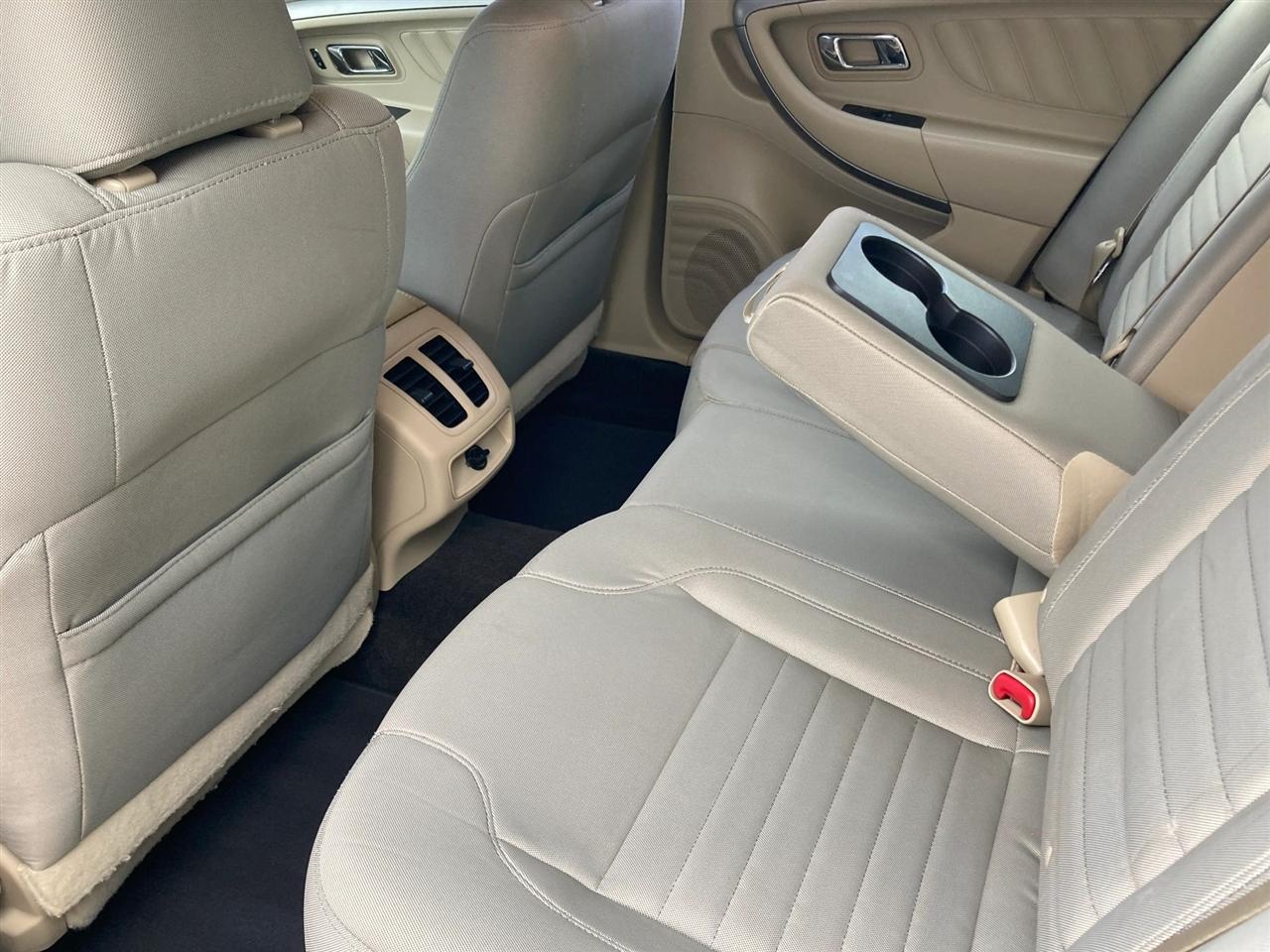 Ford Taurus SE FWD 2015