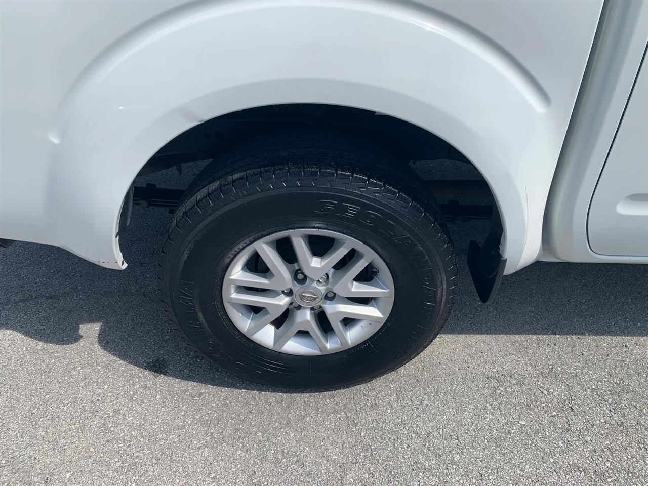 Nissan Frontier S Crew Cab 5AT 2WD 2015