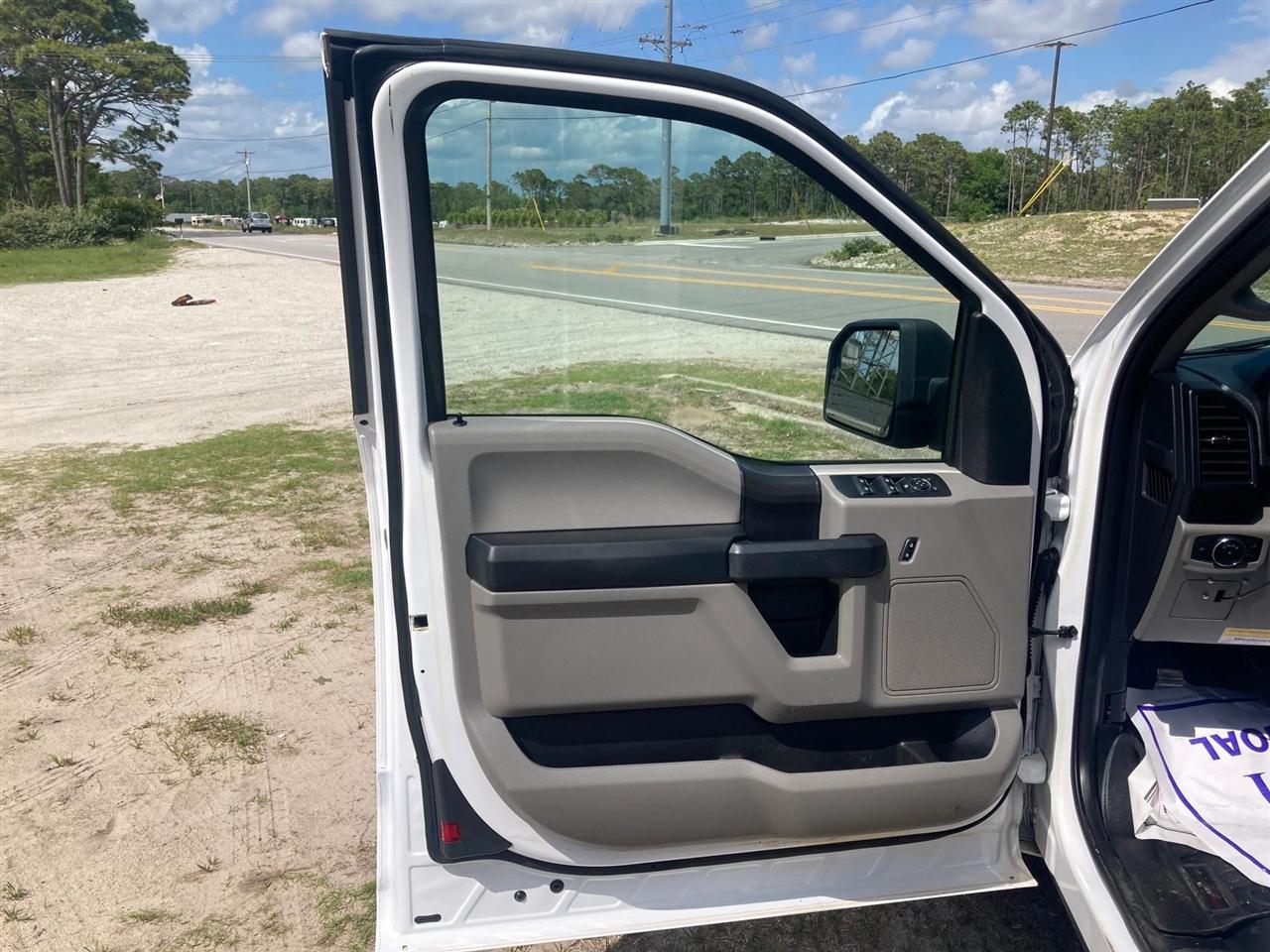 Ford F-150 XL SuperCab 8-ft. 2WD 2016