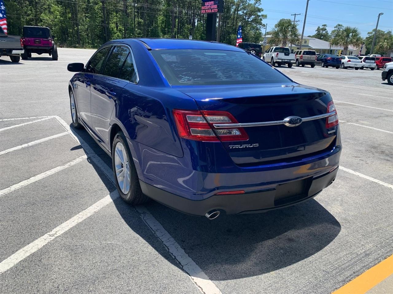 Ford Taurus SE FWD 2015