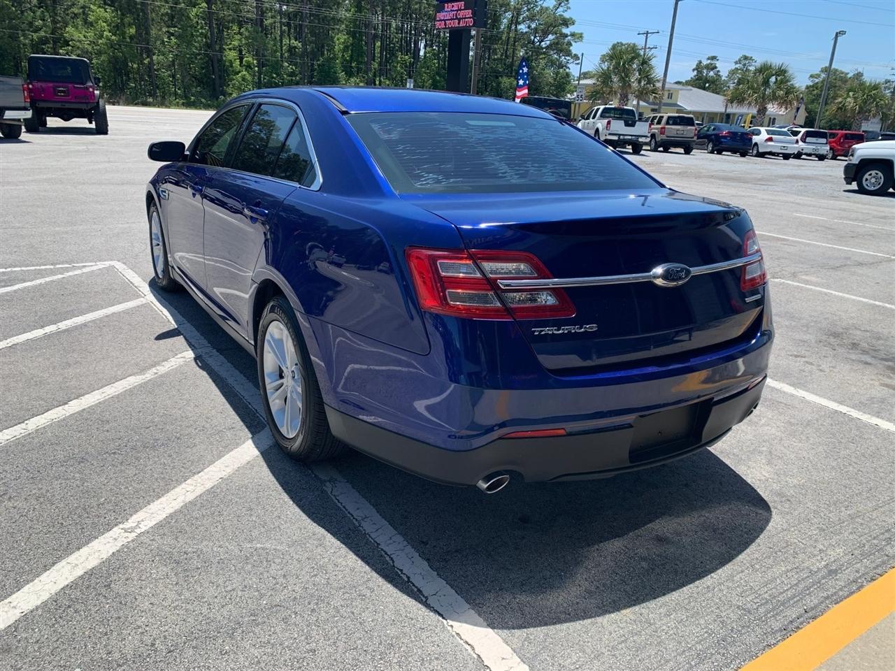 Ford Taurus SE FWD 2015