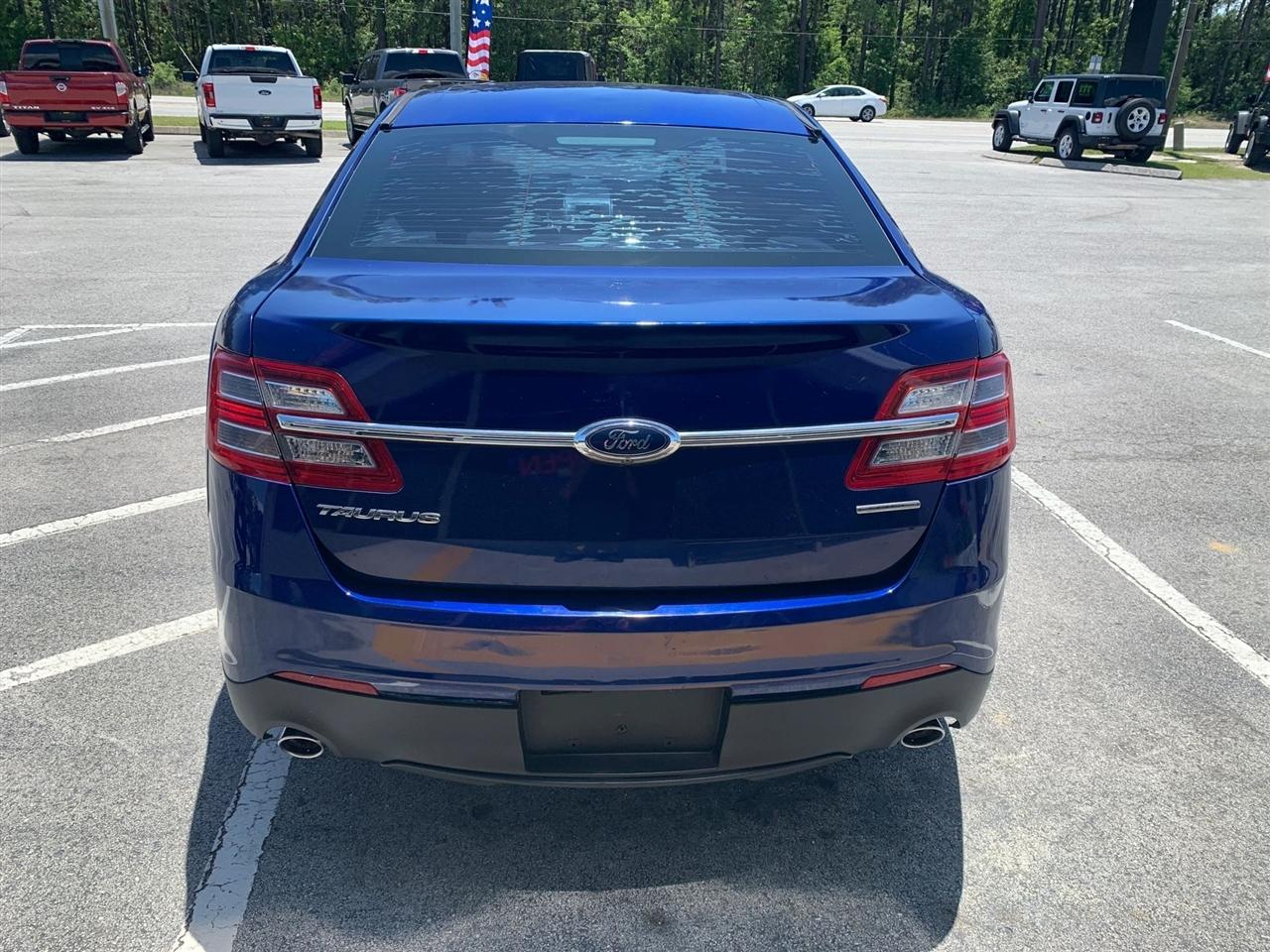 Ford Taurus SE FWD 2015