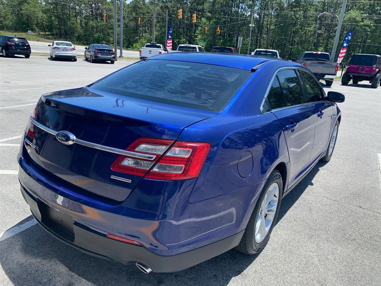 Ford Taurus SE FWD 2015