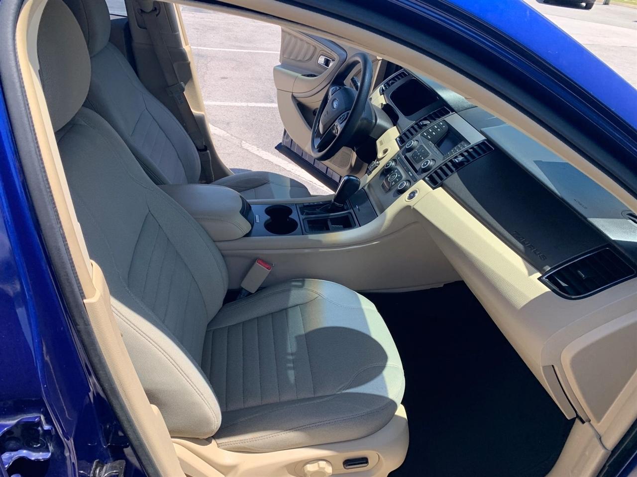 Ford Taurus SE FWD 2015