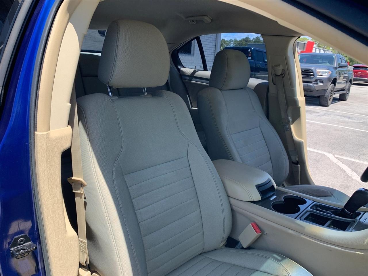 Ford Taurus SE FWD 2015