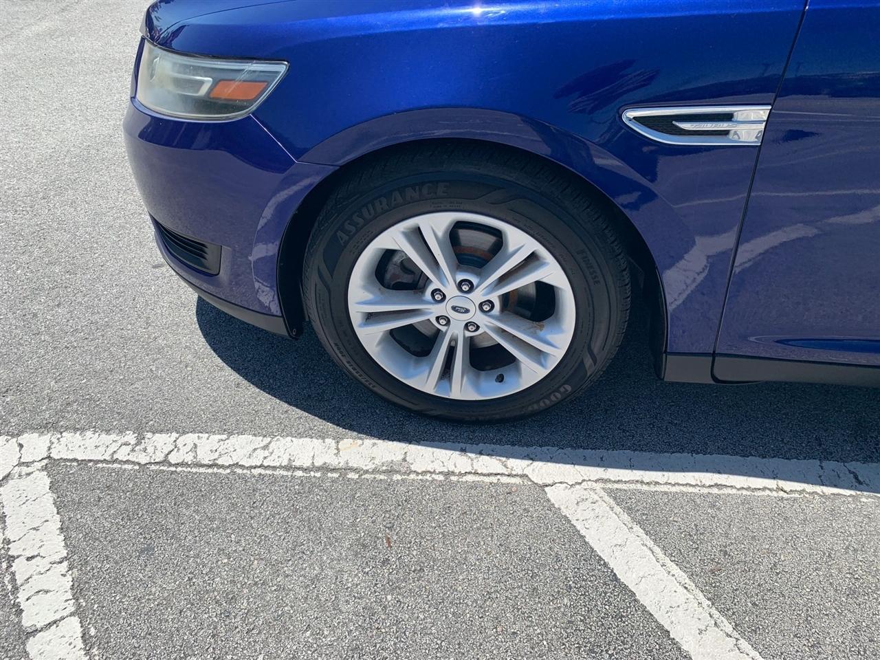 Ford Taurus SE FWD 2015