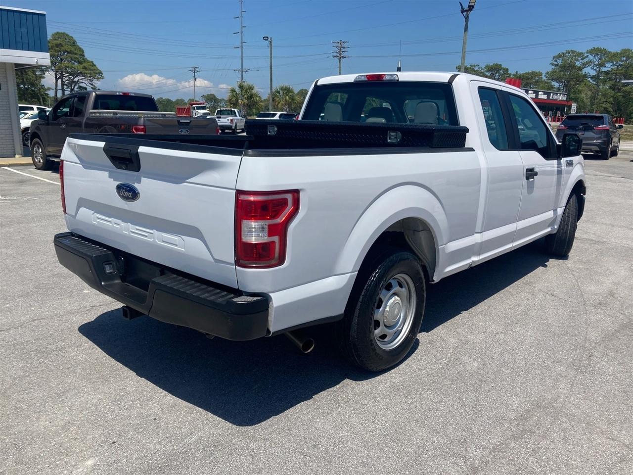 Ford F-150 XL SuperCab 8-ft. 2WD 2018