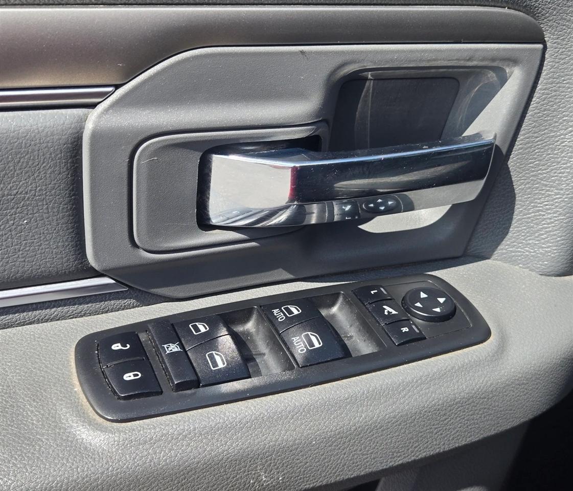 RAM 1500 Classic Tradesman Crew Cab SWB 4WD 2019