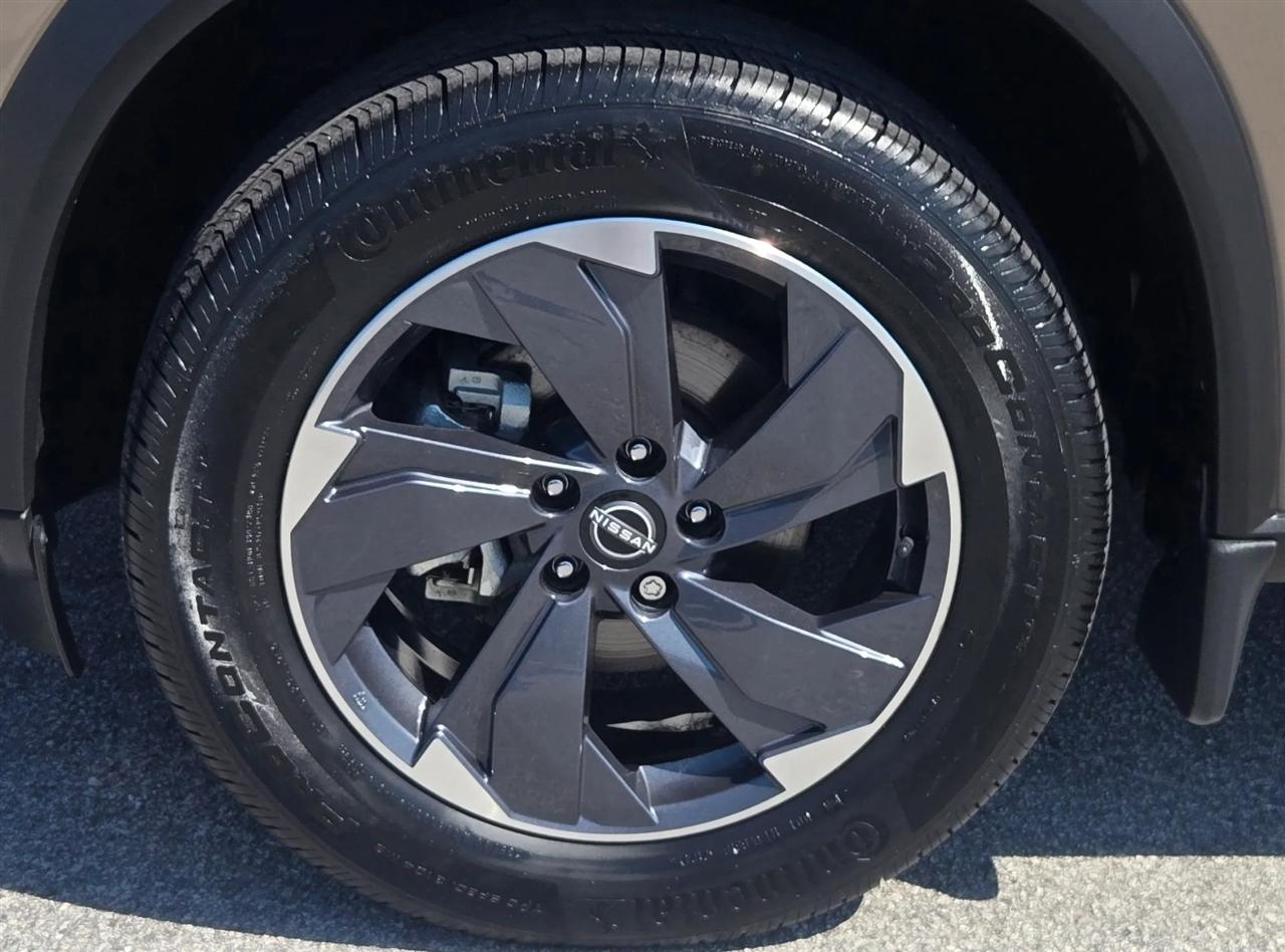 Nissan Rogue SV 2024