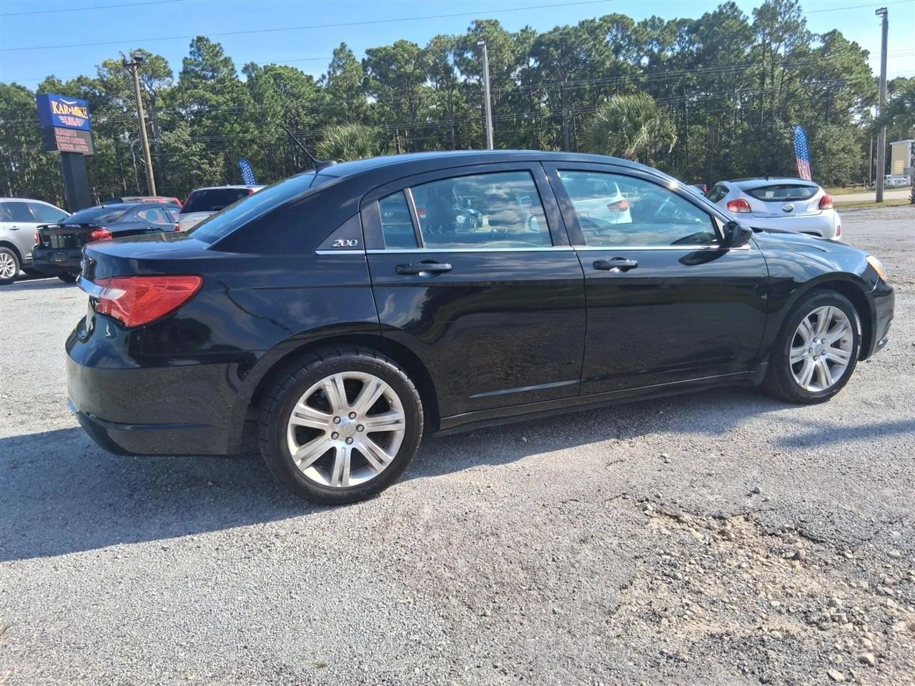 Chrysler 200 Touring 2012
