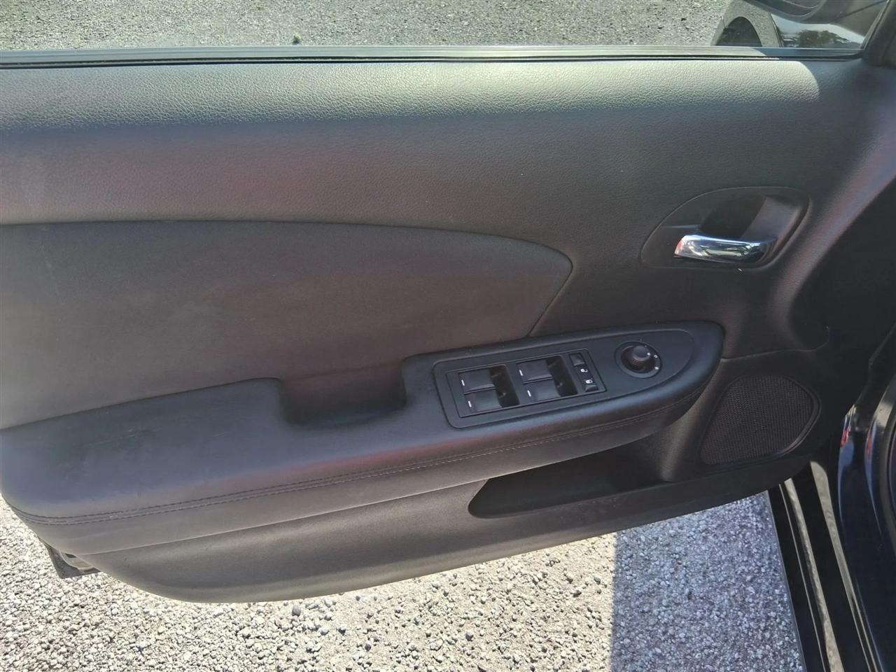 Chrysler 200 Touring 2012