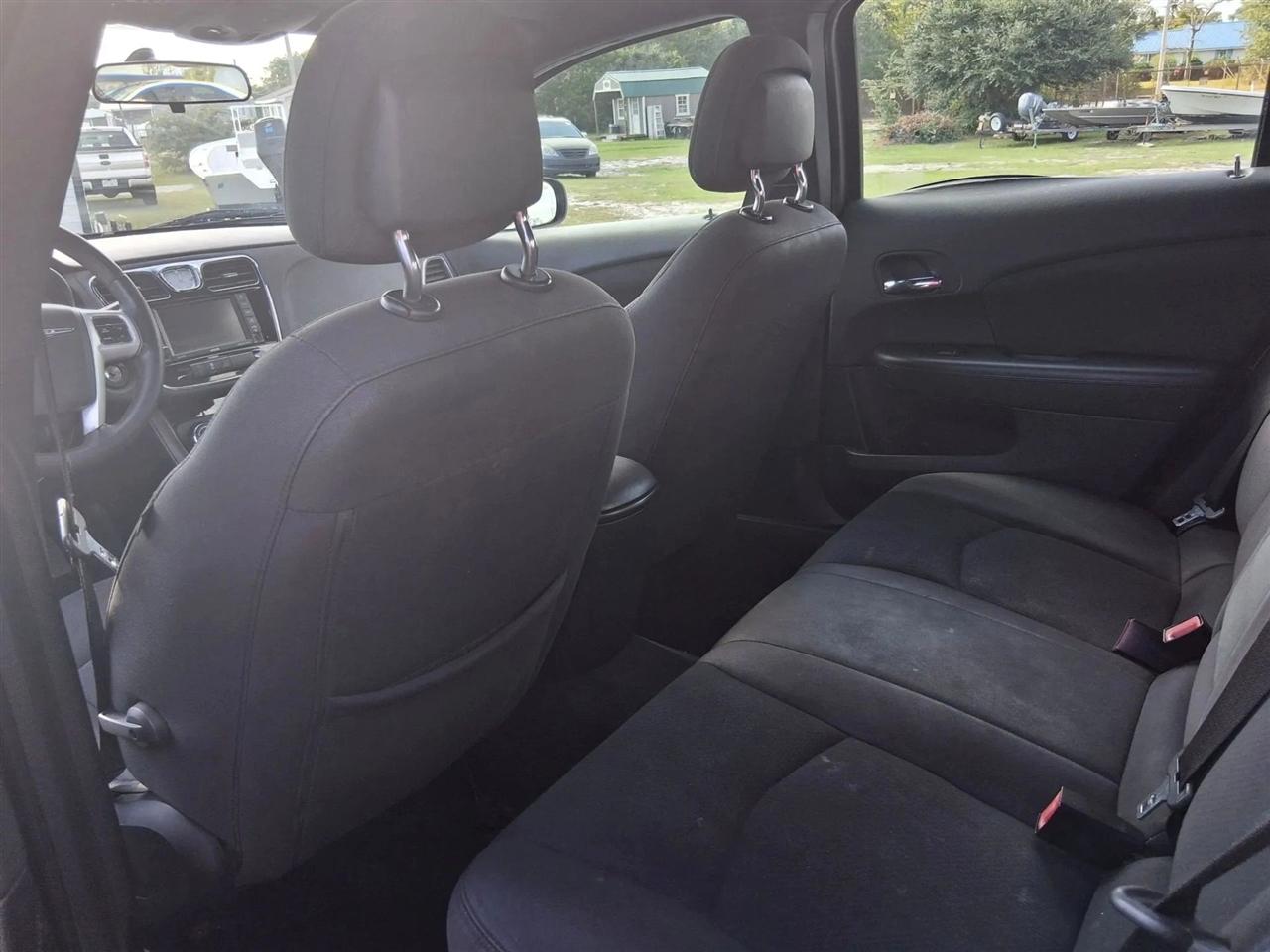 Chrysler 200 Touring 2012