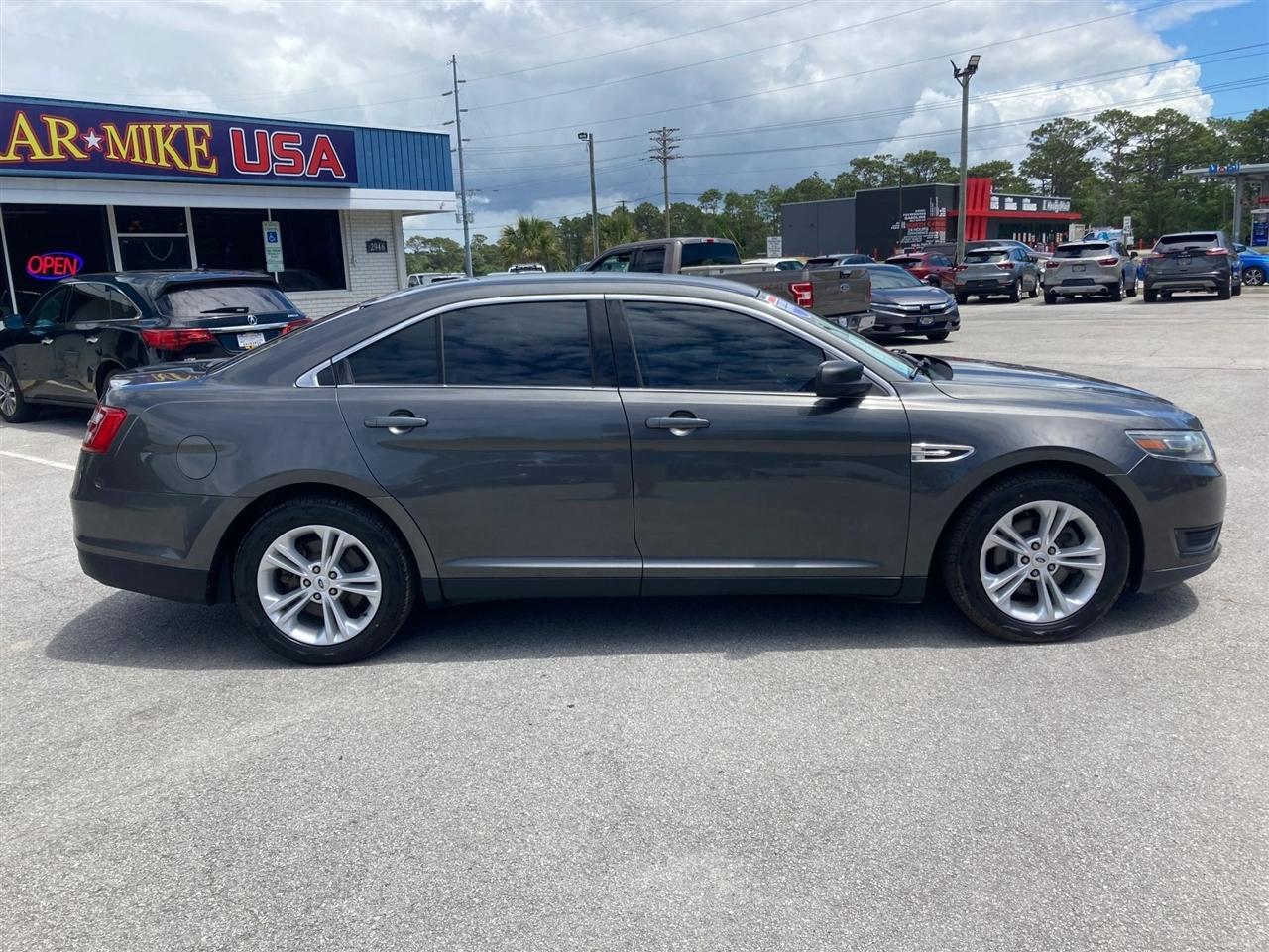 Ford Taurus SE FWD 2015