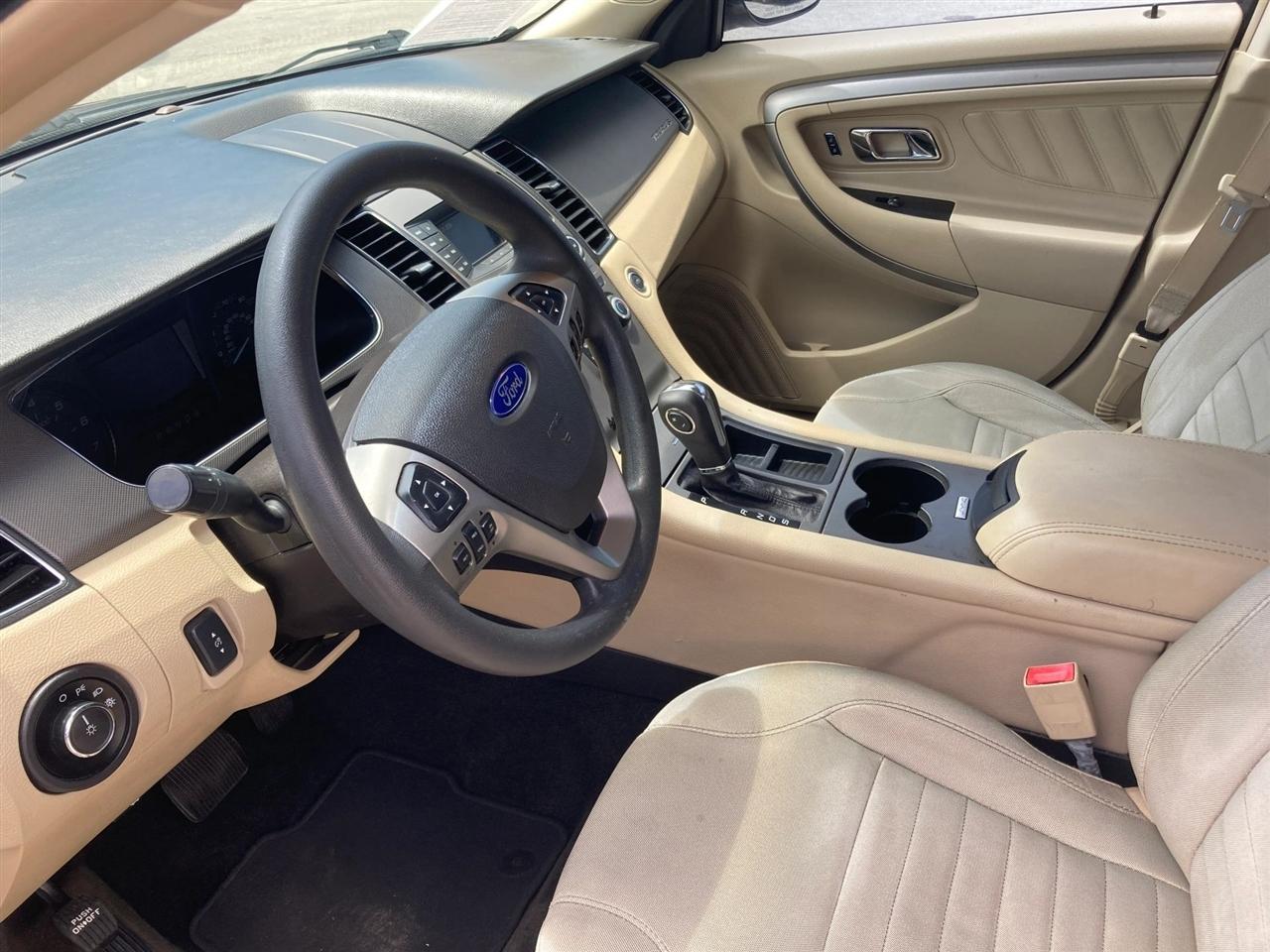 Ford Taurus SE FWD 2015