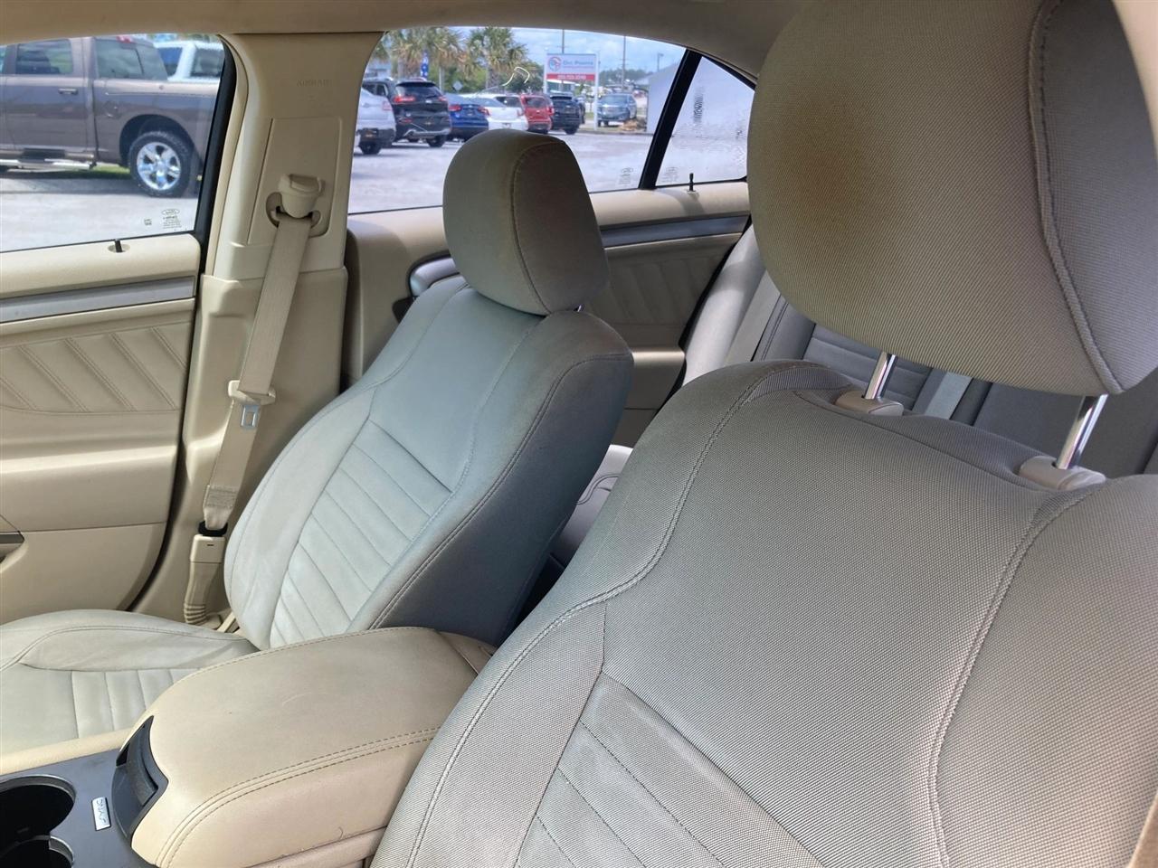 Ford Taurus SE FWD 2015
