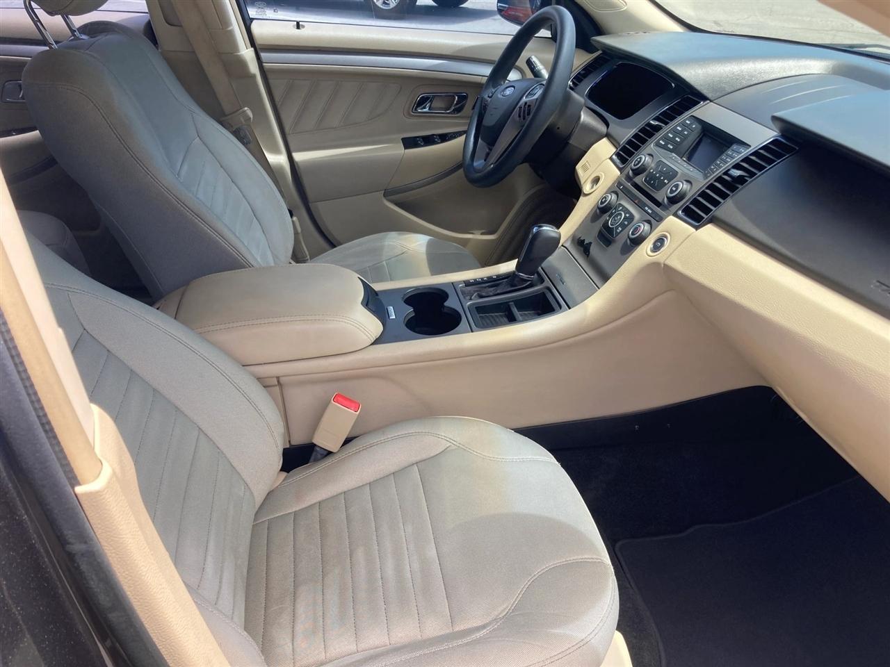 Ford Taurus SE FWD 2015