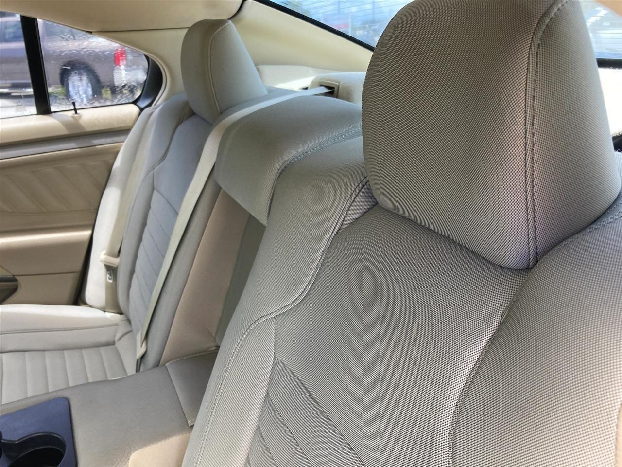 Ford Taurus SE FWD 2015