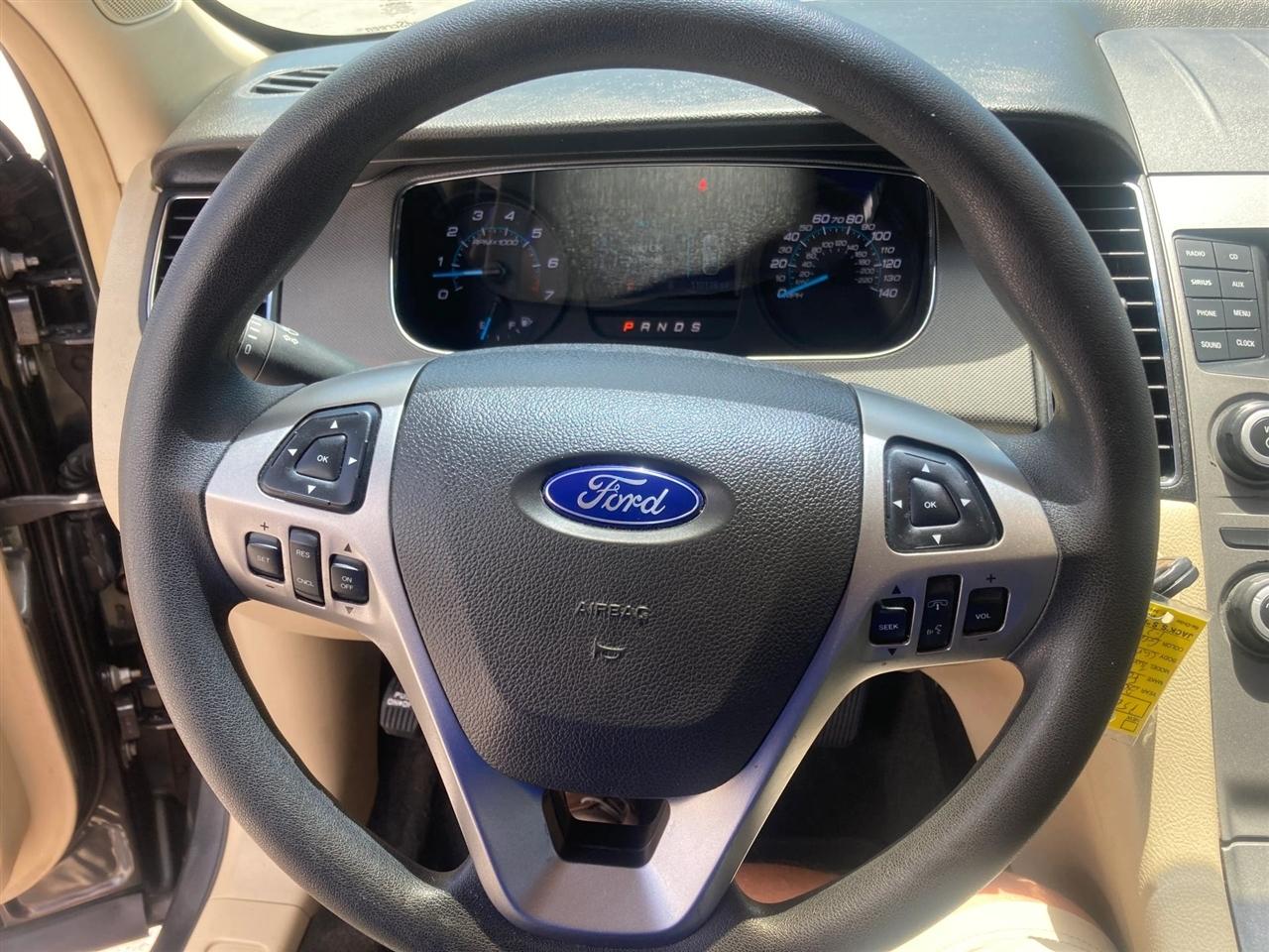 Ford Taurus SE FWD 2015