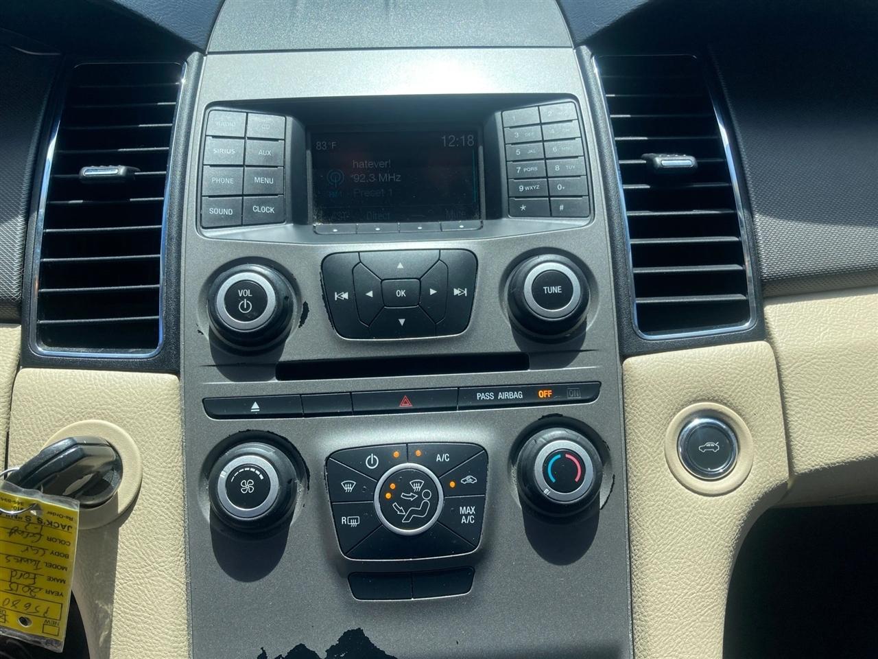 Ford Taurus SE FWD 2015