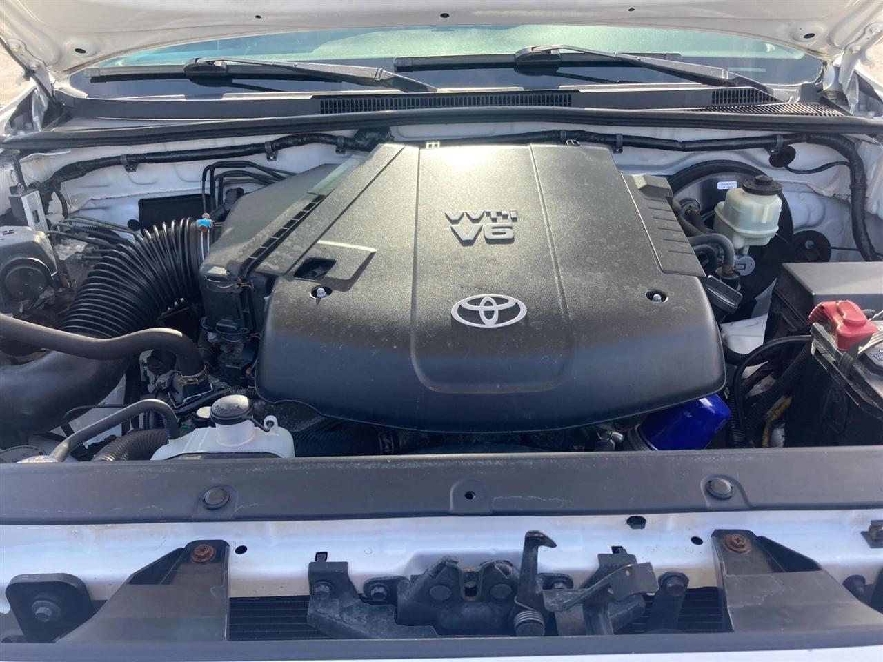 Toyota Tacoma PreRunner Double Cab V6 5AT 2WD 2014