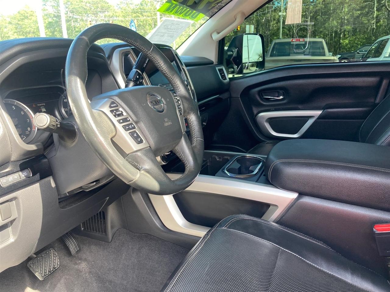 Nissan Titan SV Crew Cab 4WD 2021