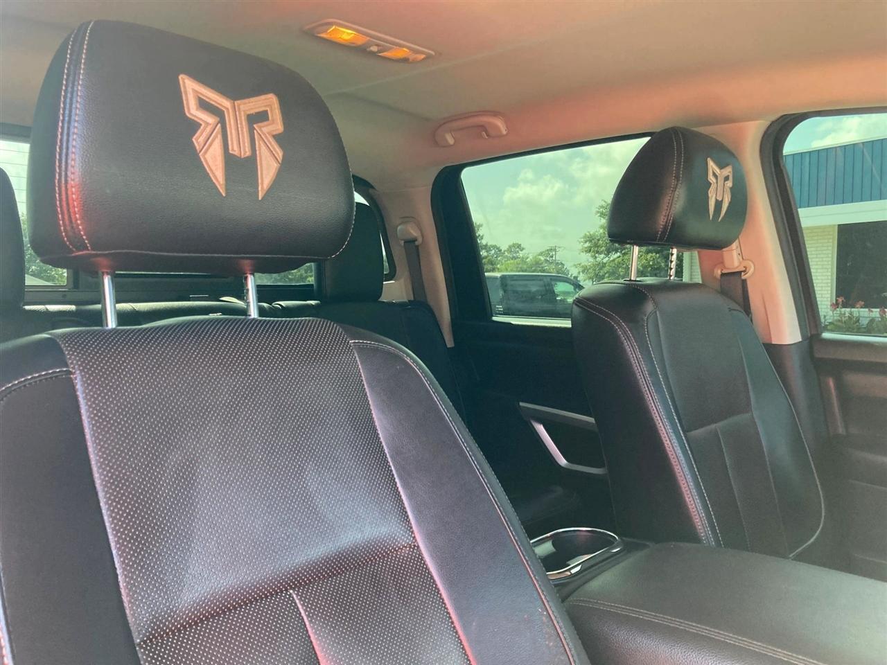 Nissan Titan SV Crew Cab 4WD 2021