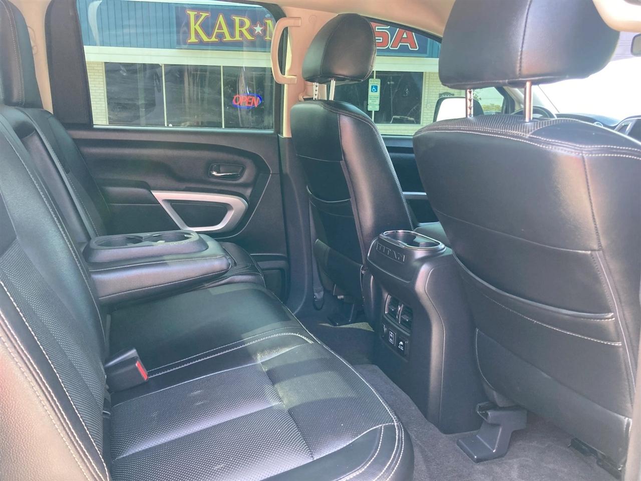 Nissan Titan SV Crew Cab 4WD 2021