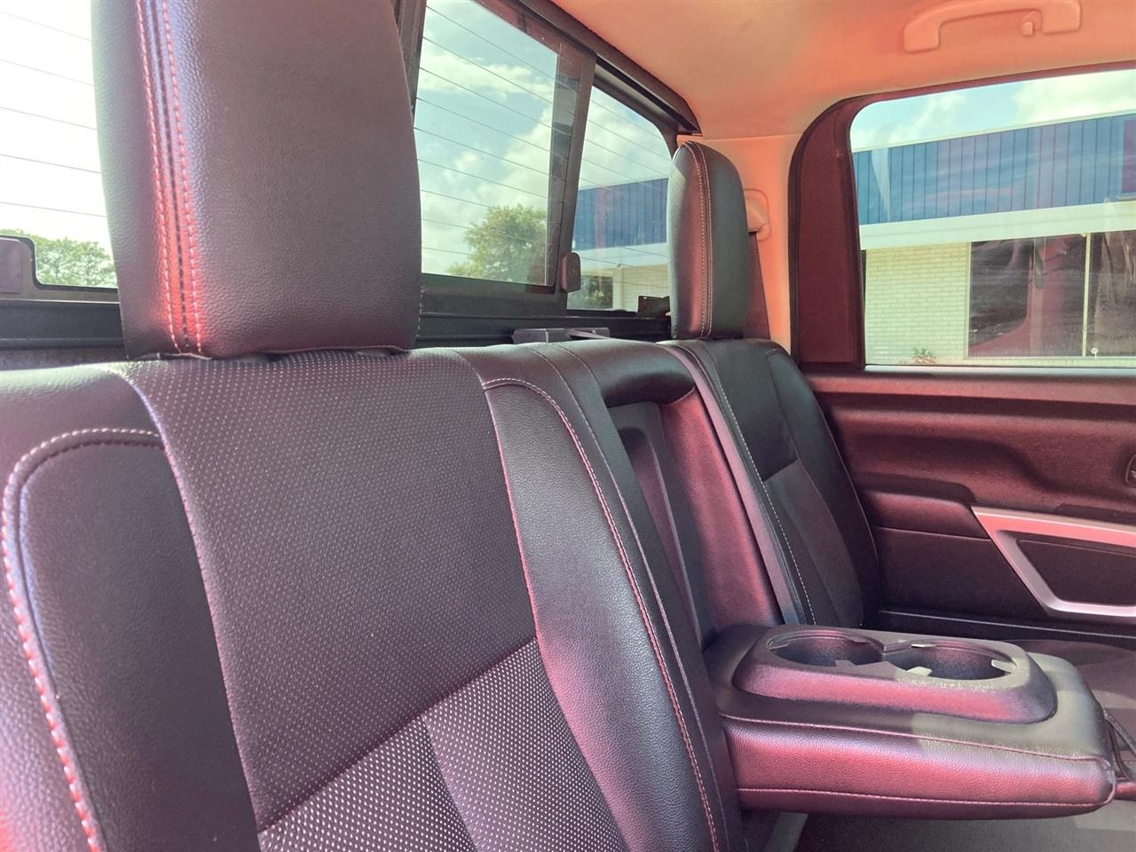 Nissan Titan SV Crew Cab 4WD 2021
