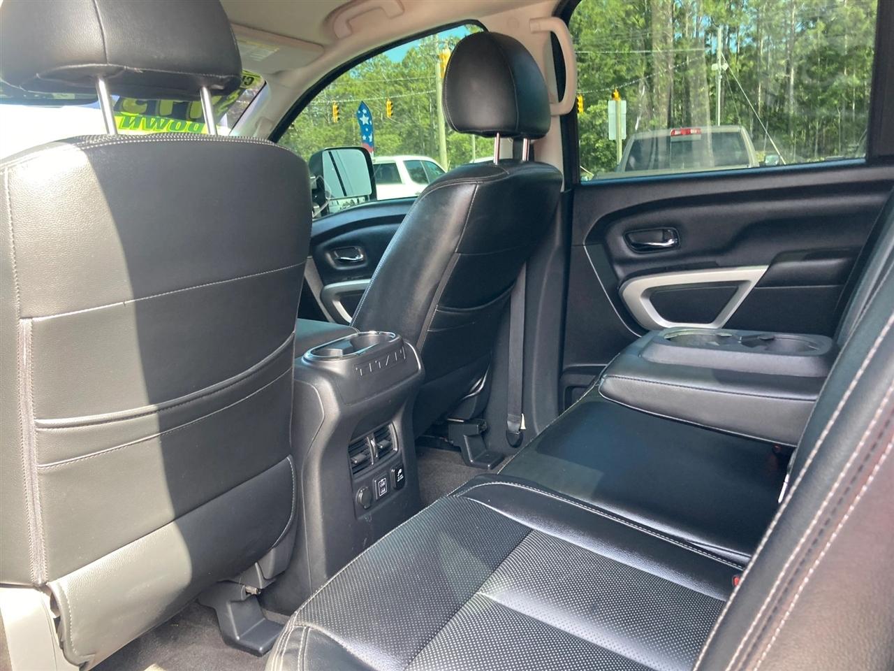 Nissan Titan SV Crew Cab 4WD 2021