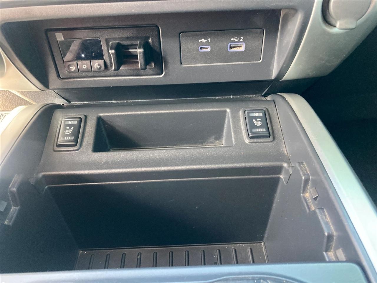 Nissan Titan SV Crew Cab 4WD 2021