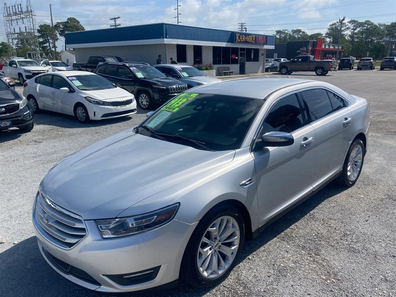 Ford Taurus Limited FWD 2019