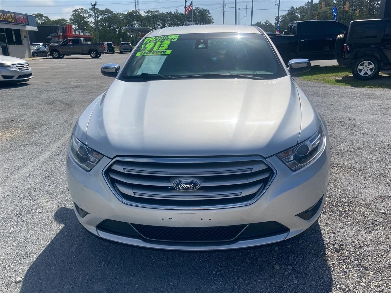 Ford Taurus Limited FWD 2019