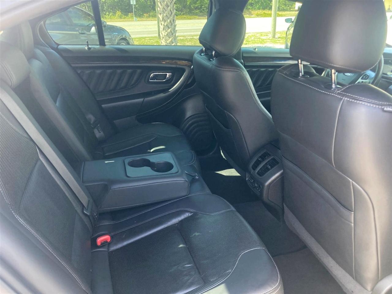 Ford Taurus Limited FWD 2019